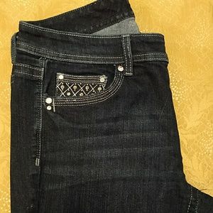 Whitw house black market jeans